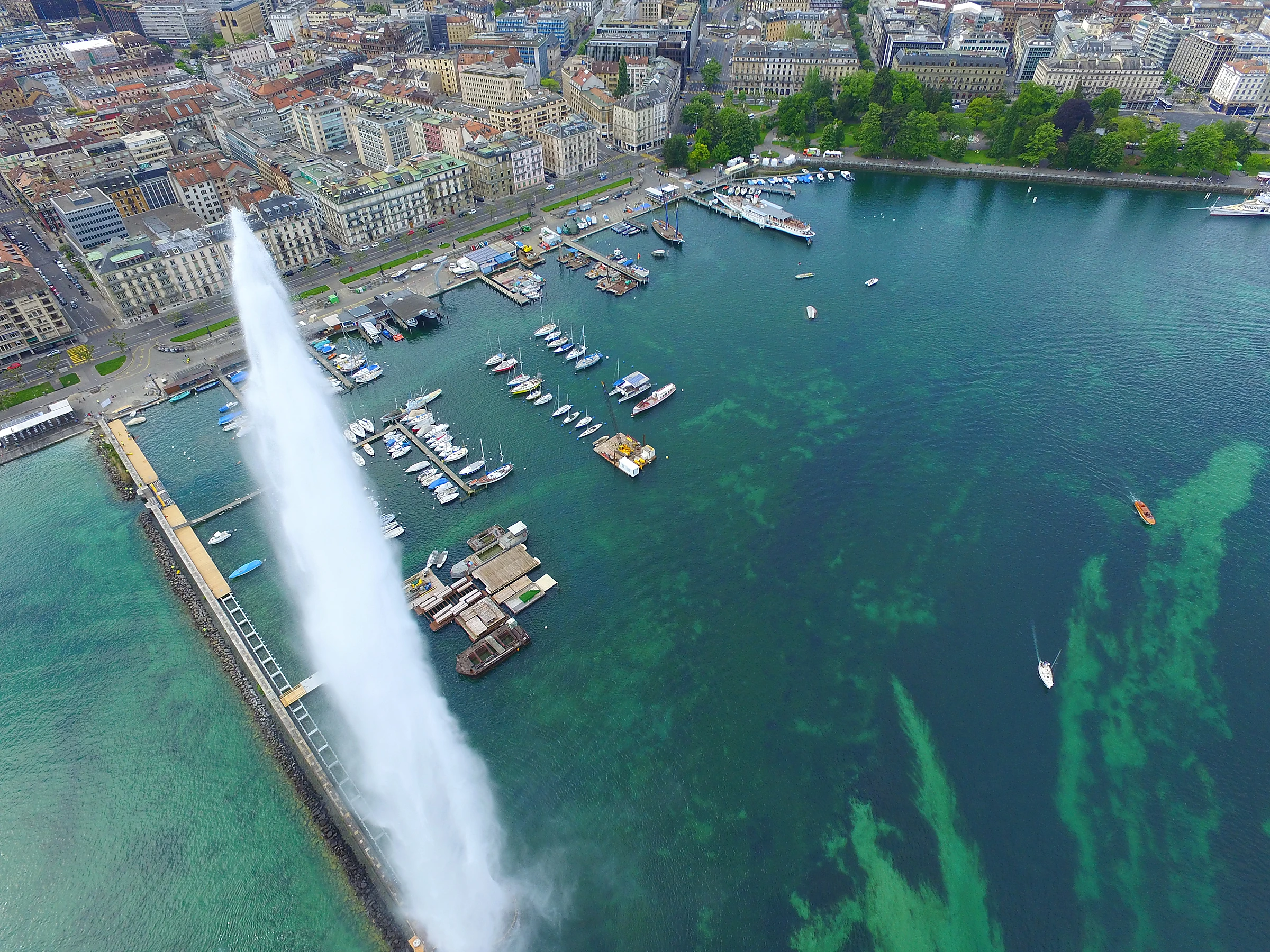 Vista aérea de Ginebra y del lago